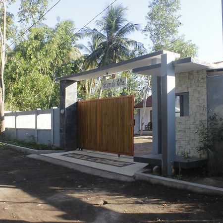 Kondo Villa Labuhan Pandan Extérieur photo