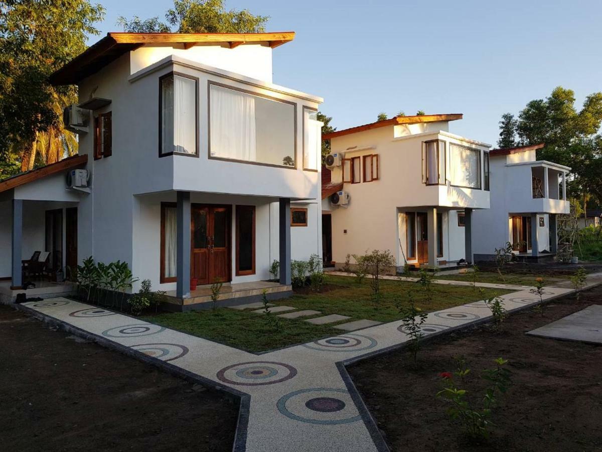 Kondo Villa Labuhan Pandan Extérieur photo